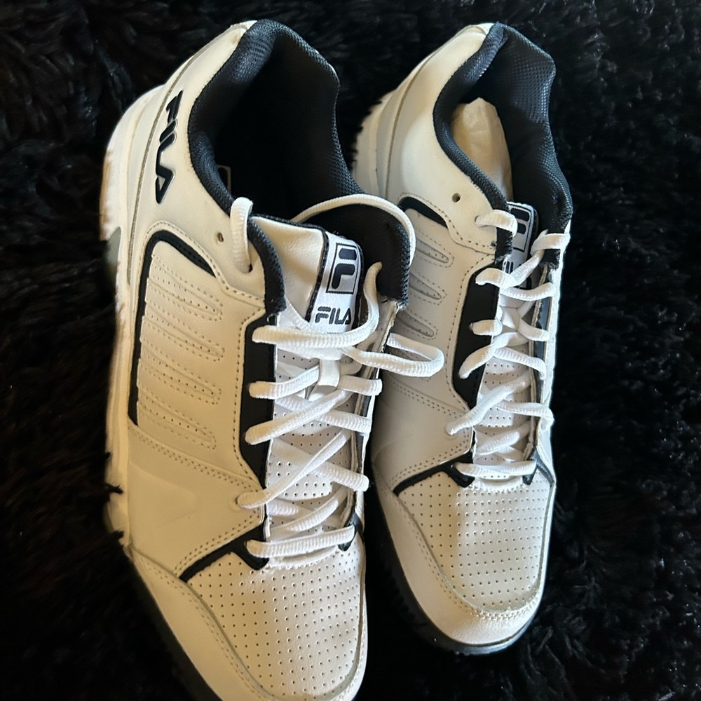 Men's Fila pickleball court shoes